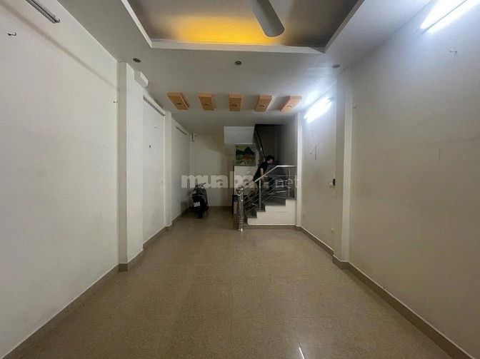 Nhà riêng ngõ phố tân mai nguyễn chính dt45m2x4,5t giá 15tr 
