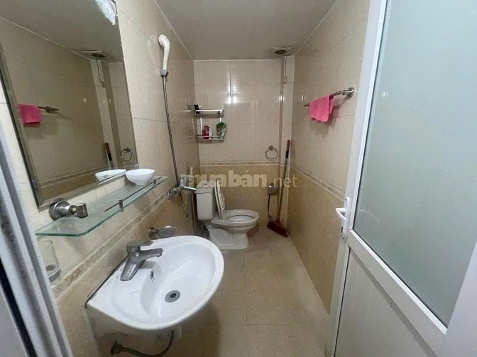 Nhà riêng ngõ phố tân mai nguyễn chính dt45m2x4,5t giá 15tr 