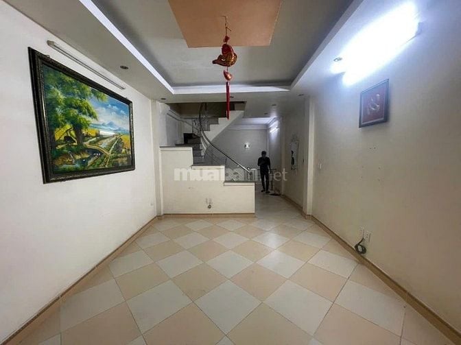 Nhà riêng ngõ phố tân mai nguyễn chính dt45m2x4,5t giá 15tr 