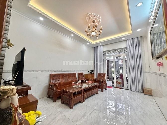Bán nhà bên sông Phạm Văn Đồng giáp Bình Thạnh, 73m2, 3 tầng 4PN, 9 tỷ