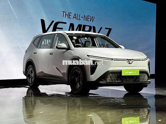 Vinfast MPV 7 Trắng Ô tô điện