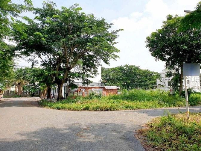 BÁN BIỆT THỰ THÔ 10X22M – KDC INTRESCO 13E PHONG PHÚ, BÌNH CHÁNH 