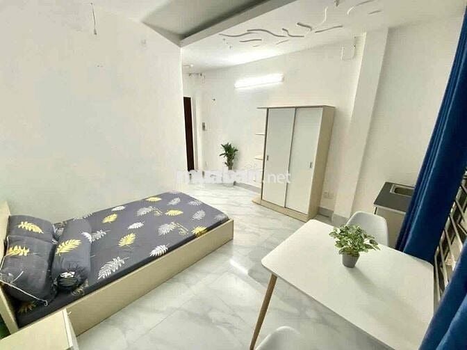 Cho thuê phòng gần Đầm Sen, 26m2, cửa sổ lớn. 4,3tr