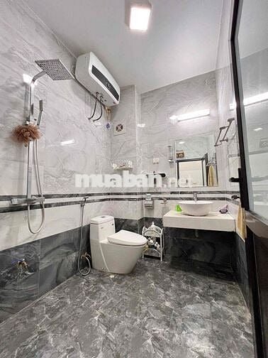 Cho thuê nhà Đền Lừ ô tô đỗ cửa kinh doanh mọi loại hình , 3 bước ra h