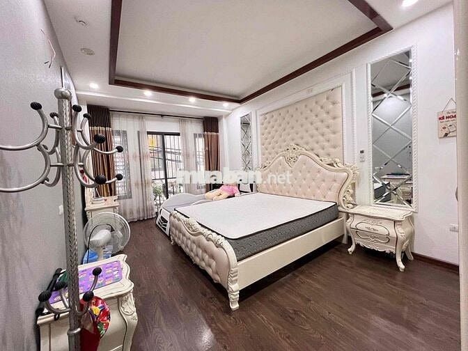Cho thuê nhà Đền Lừ ô tô đỗ cửa kinh doanh mọi loại hình , 3 bước ra h