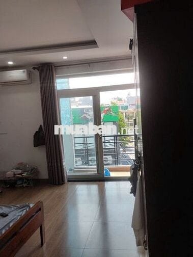 Phòng trọ ban công gần Peal Plaza