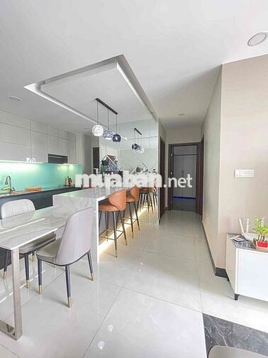 Mình chính chủ cần bán căn hộ full nội thất cao cấp.