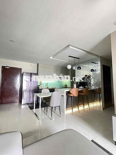 Mình chính chủ cần bán căn hộ full nội thất cao cấp.