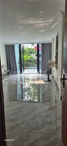 Cho thuê nhà măt phố nguyễn cơ thạch . Dt. 45 m2 * 6 tầng mới . ( hddh