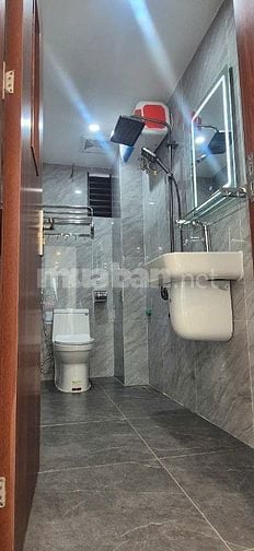Cho thuê nhà măt phố nguyễn cơ thạch . Dt. 45 m2 * 6 tầng mới . ( hddh