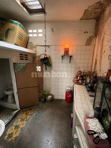Chính chủ bán nhà cũ tiện xây mới hẻm 4m Võ Văn Kiệt Q.1 - 3,8m x 10m