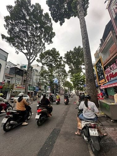 BÁN NHÀ 6 TẦNG MT NGUYỄN TRI PHƯƠNG ĐOẠN ĐẸP NHẤT QUẬN 10 CHỈ 33 TỶ TL