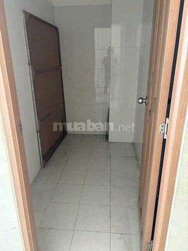 Cho thuê nhà nguyên căn 1004 Lạc Long Quân, TP HCM