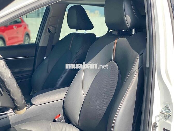 Toyota Camry 2.5Q 2023 Trắng 10.000km