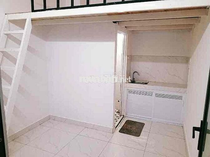 Phòng có gác - Gần ĐH Tôn Đức Thắng