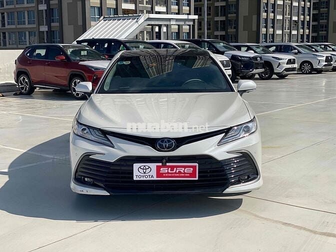 Toyota Camry 2.5Q 2023 Trắng 10.000km