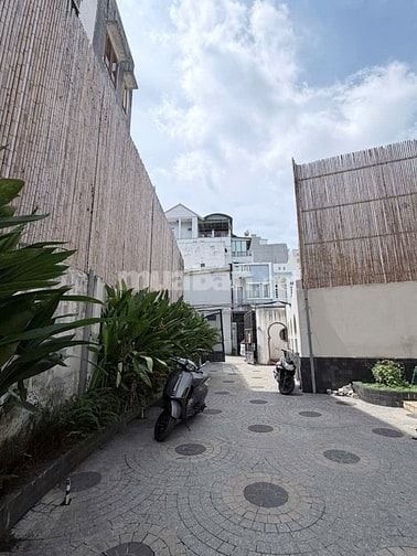 BÁN BIỆT THỰ 520m2 - 99/8 ĐẶNG VĂN BI TP THỦ ĐỨC , GẦN VICOM 