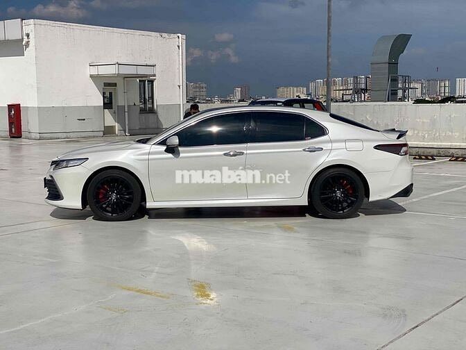 Toyota Camry 2.5Q 2023 Trắng 10.000km