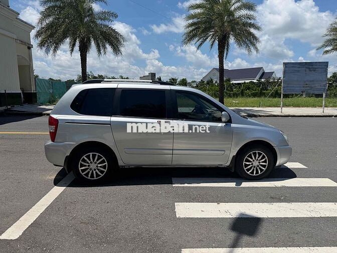 Kia Carnival 2010 Tự động Bạc