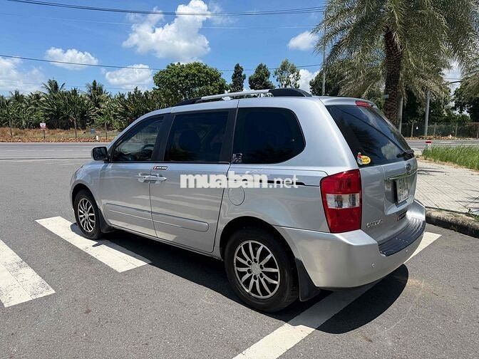 Kia Carnival 2010 Tự động Bạc