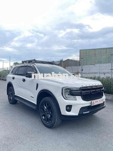 FORD EVEREST 2024 siêu lướt