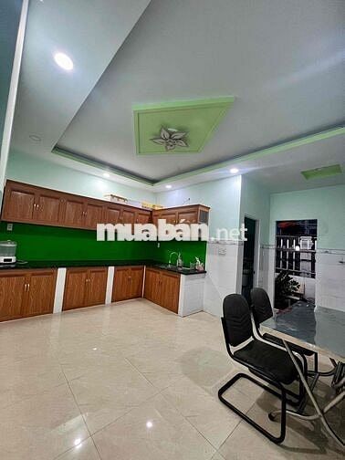 Cho Thuê Nhà Sân Ôtô 7 Chổ DT 5x22 1Trệt 1Lầu 3Pn 2Wc Đường Tải