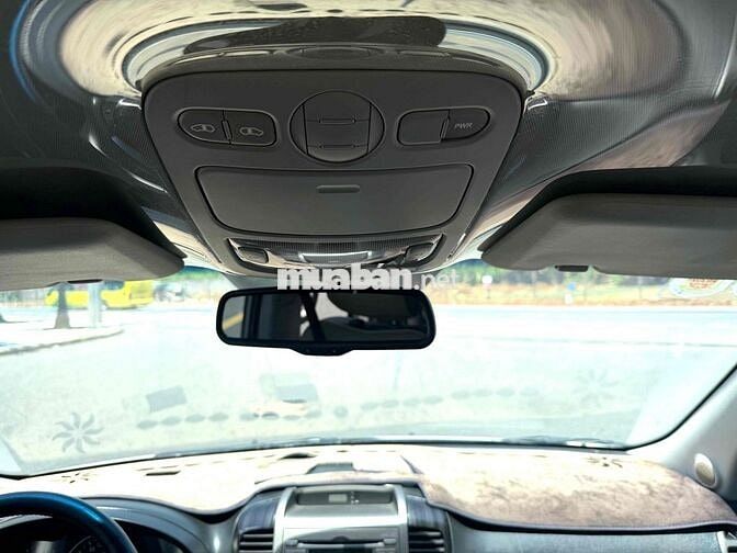 Kia Carnival 2010 Tự động Bạc