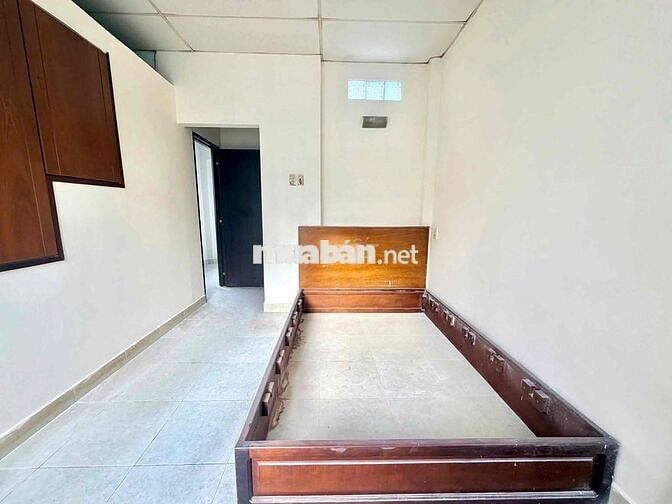 Sát MT - Hồ Xuân Hương - Bình Thạnh ( 4PN - nội thất cơ bản )