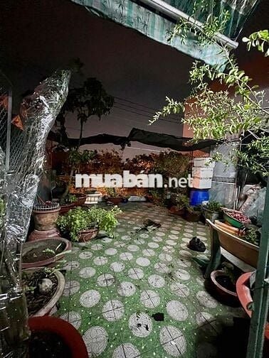 Cho Thuê Nhà Sân Ôtô 7 Chổ DT 5x22 1Trệt 1Lầu 3Pn 2Wc Đường Tải