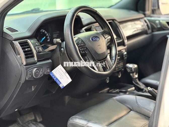 Ford Everest Titanium 2019 Trắng 78.000 km 1 cầu