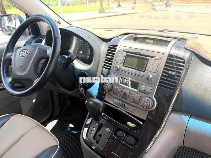 Kia Carnival 2010 Tự động Bạc
