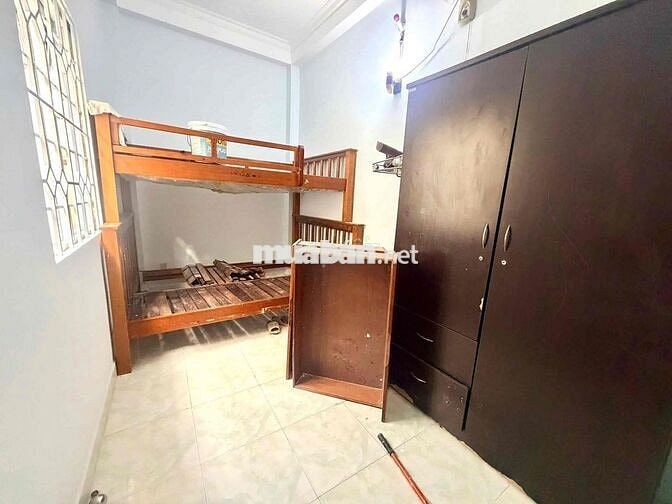 Sát MT - Hồ Xuân Hương - Bình Thạnh ( 4PN - nội thất cơ bản )