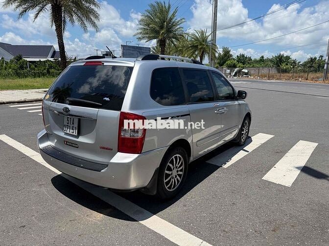 Kia Carnival 2010 Tự động Bạc