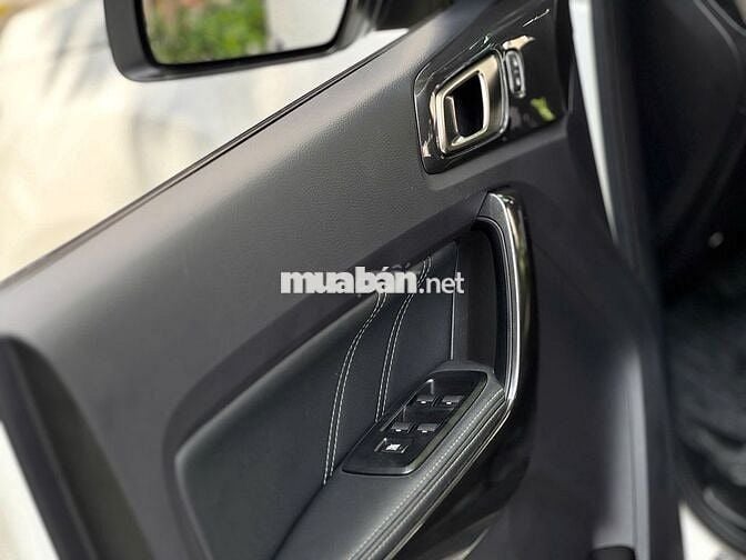 Ford Everest Titanium 2019 Trắng 78.000 km 1 cầu