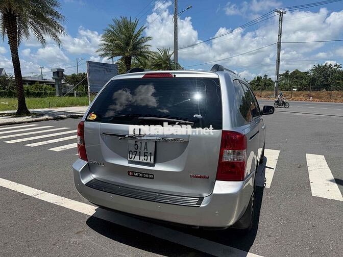 Kia Carnival 2010 Tự động Bạc
