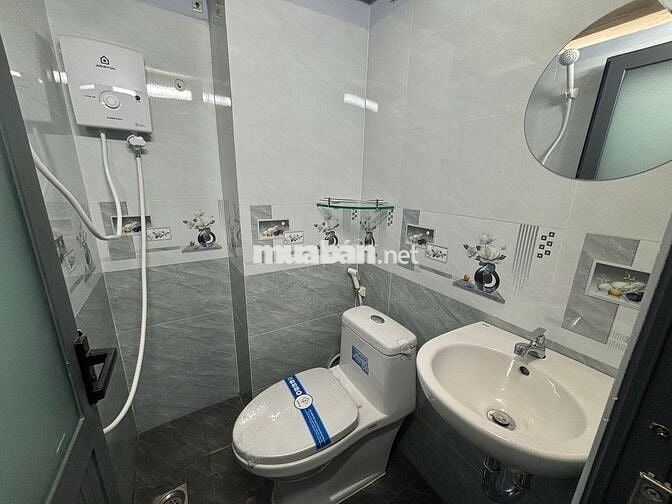 PHÒNG MỚI XÂY ĐỦ TIỆN NGHI SÁT TRƯỜNG MARKETTING