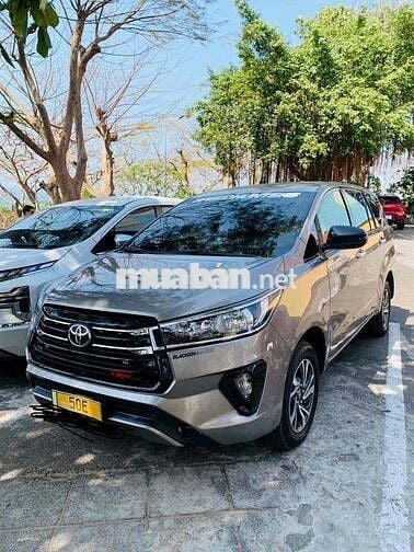 Toyota Innova 2021 bản E