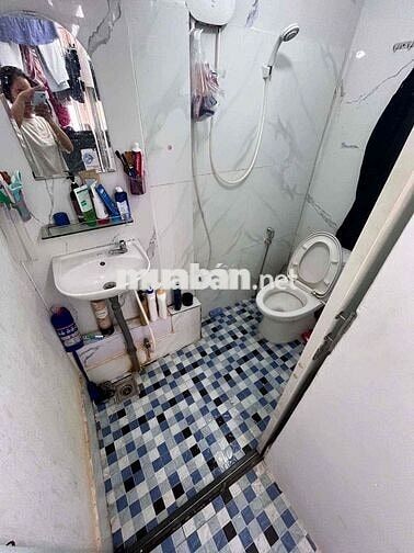 cho thuê căn hộ gác 2 phòng ngủ ( 1 kín, 1 hở ), 2wc full nt may giat