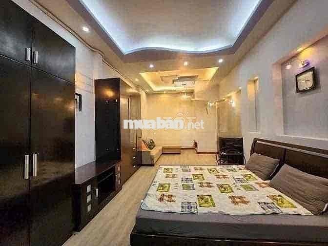 Sát mặt tiền Lý Thái Tổ .Q10 . full nội thất . 3pn .ngang 4,2m