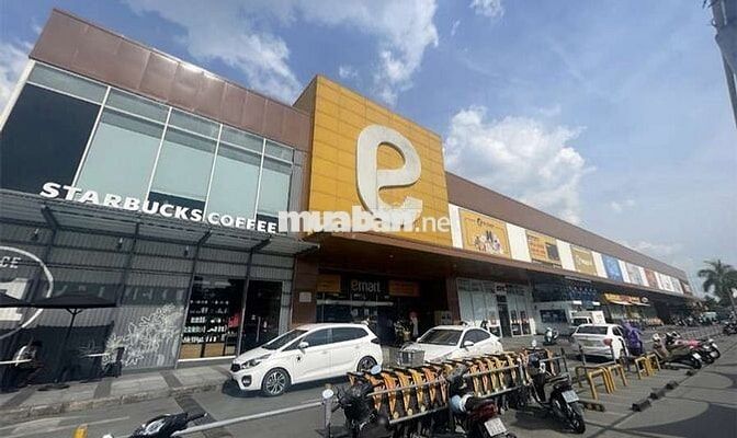 Nhà mới sát Emart PVT -  Hẻm 1/ xe hơi đậu cửa- 3 tầng Ngang 4M 42M2 
