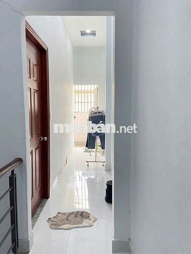 CHO THUÊ NHÀ NC HXT 1 TRỆT 1 LẦU 2PN 2WC FULL NỘI THẤT GIÁ 15TR