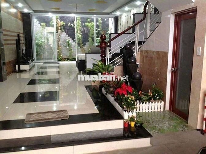 Cho thuê nhà nguyên căn Hoàng Quốc Việt Quận 7 ( cách PMH 2 phút )