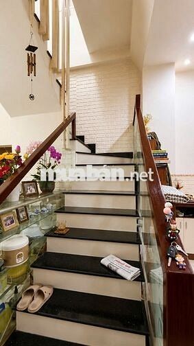 Bán nhà hẻm Ô tô Nguyễn Đình Chiểu, QUẬN 3, DT 4 x 9m (35 m2), 8 tỷ