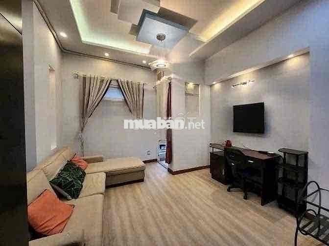 Sát mặt tiền Lý Thái Tổ .Q10 . full nội thất . 3pn .ngang 4,2m