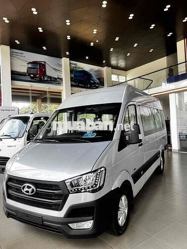 Hyundai Solati 16 chỗ Trắng bạc Mới 100%