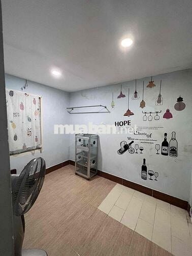Hẻm  495/4  Tô Hiến Thành. Phường 14 Quận 10