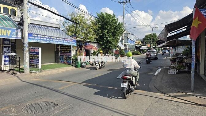 Nhà mới DT 4x32, full thổ cư, mặt tiền Trần Văn Mười, gần chợ Đại Hải