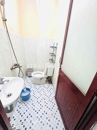 cho thuê nhà trọ máy lạnh cửa sổ ngay ngã tư 4 xã