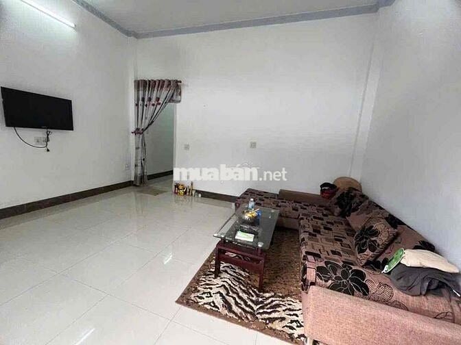 Nhà mới 2 phòng có nội thất hẻm đường Nhật Tảo