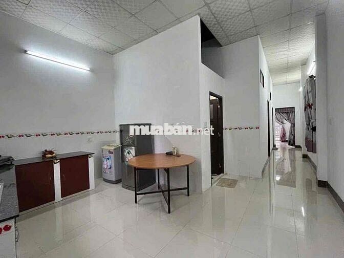 Nhà mới 2 phòng có nội thất hẻm đường Nhật Tảo